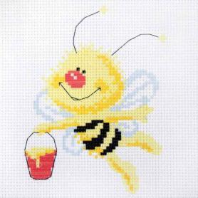 Набор для вышивания Hobby&Pro Kids 214 «Пчёлка»