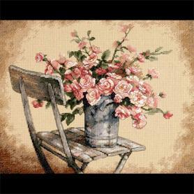 Набор для вышивания Dimensions 35187 «Букет роз на стуле»